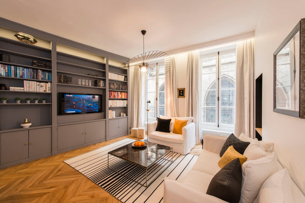 Very nice apartment 40 sqm 1 bedroom on the 1st floor on pedestrian street witho Paris, France My God! 1BR/1BA, 2 people Entire rental unit vacation rental 24385243