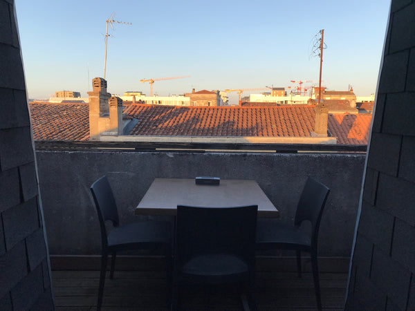 Charmant Duplex T2 dans le quartier des Chartrons, Bordeaux<br /><br /><b>The sp Bordeaux, France Charmant Duplex T2 aux Chartrons Entire rental unit vacation rental 29098417