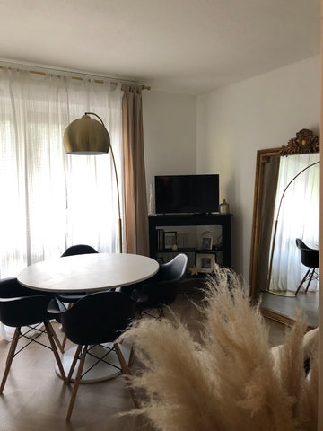 Profitez de ce beau studio, emménagé et rénové en T1 bis par une architecte d’in Bordeaux, France Superbe appartement moderne, lumineux avec balcon Entire rental unit vacation rental 45950394