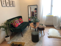 Studio 10 minute walk from the famous Place Pey Berland. Quiet street.<br /><br  Barcelona, Spain Cosy and bright studio in the city center Entire rental unit vacation rental 36337562
