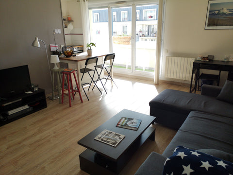 Charmant logement entier proche des quais et du quartier des Chartrons. <br />Ap Bordeaux, France Charmant T2 lumineux-calme, balcon, proche tramway Entire condo vacation rental 45922169