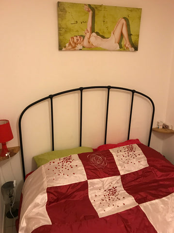 Lieu comofortable avec petite cour Bordeaux, France Chambre au centre de Bordeaux Private room in rental unit vacation rental 24039561