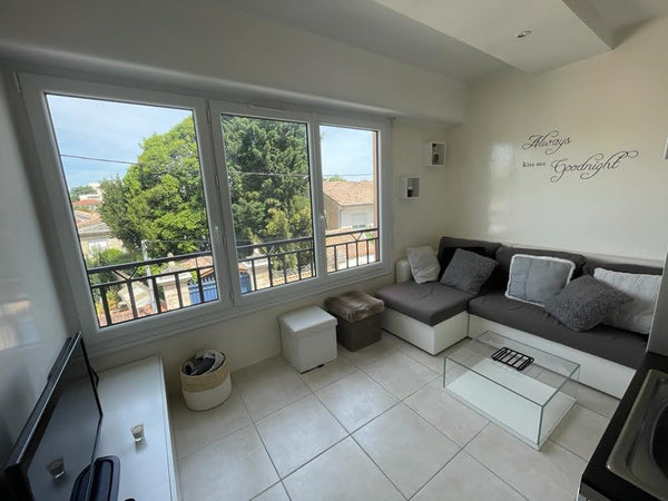 Studio 18m2 au coeur de Bordeaux Caudéran et à 10 min d Bordeaux centre.<br />Im Bordeaux, France Superbe studio Bordeaux Cauderan Entire rental unit vacation rental 630308791280826646