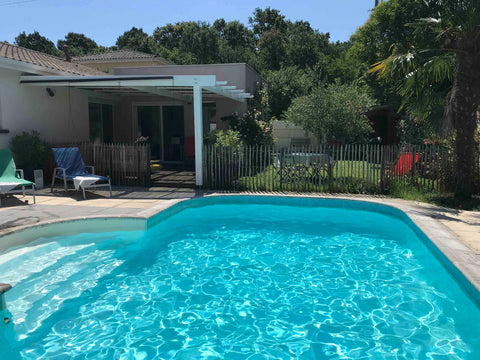 Notre maison est idéalement située, au calme et à proximité des commerces et lie Bordeaux, France Maison avec piscine privée idéalement située Entire home vacation rental 25164909