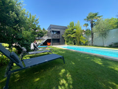 Au coeur d'un quartier calme , résidentiel , nous vous accueillons dans un gite  Le Bouscat, France Maison moderne, piscine Bordeaux .le Bouscat Entire home vacation rental 34961392