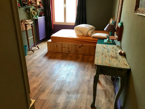 Mon logement est proche des transports en commun, du centre ville, en face du Ja Bordeaux, France Grand espace créatif en coeur de ville Private room in rental unit vacation rental 17207215