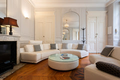 In the heart of Bordeaux, in a private  mansion of the eighteenth, live in recep  Grand Historical apartment Entire rental unit vacation rental 8215877