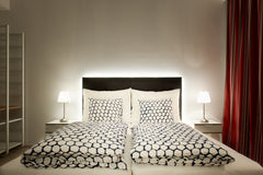 Wir vermieten geräumige Zimmer mit eigenem WC und eigener Dusche, modern und kom Vienna, Austria Zimmer am Wienfluss (a), im Herzen von Wien Private room in rental unit vacation rental 22122425
