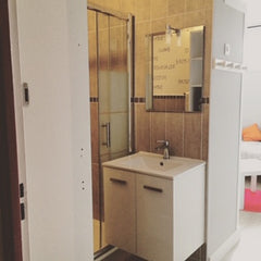 Petite studette en sous sol avec fenêtres donnant sur l extérieur , au cœur de G Saint-Caprais-de-Bordeaux, France studio gradignan situé au 26 rue Loustalot Entire condo vacation rental 32303990