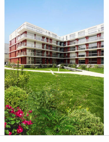 Appartement lumineux et fraîchement rénové situé en résidence calme et sécurisée Bordeaux, France Appartement lumineux en résidence calme avec prkg Entire condo vacation rental 34500013