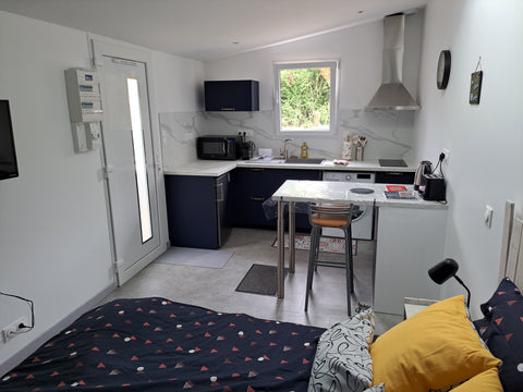 Vous serez les bienvenus dans ce magnifique studio entièrement refait à neuf sit Pessac, France Studio indépendant Plain Pied 20m² Terrasse fermée Entire home vacation rental 617080483438334989
