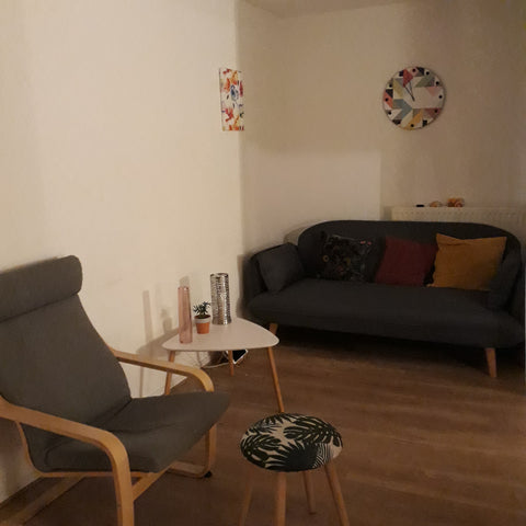 Situé à 100 mètres gare Bordeaux, 10 minutes centre ville et arrêt de tram en fa Bordeaux, France Chambre privée Bordeaux Belcier Private room in bed and breakfast vacation rental 48339895