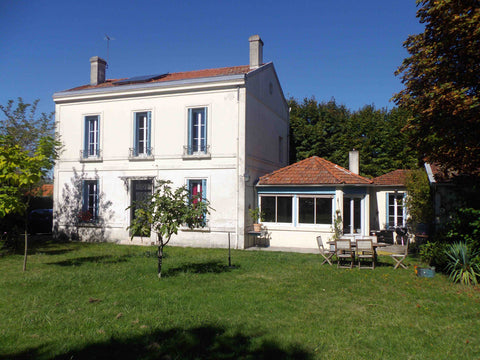 maison ensoleillée avec un grand jardin, une salle multimedia, salon, grande cui Lormont, France maison de charme proche de Bordeaux Private room in home vacation rental 6244550