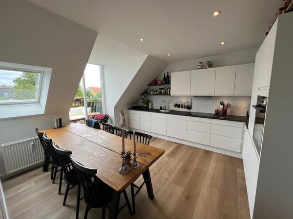 3 room penthouse apartment 10 minutes walk from The Central Station.<br />The ap Denmark Penthouse with balcony on Vesterbro Entire rental unit vacation rental 28446750