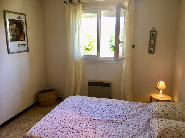 Large room in a large family room - space for 2 guests. Wifi, private bathroom,  Cenon, France Chambre avec salle de bain dans maison familiale Private room in home vacation rental 34835870