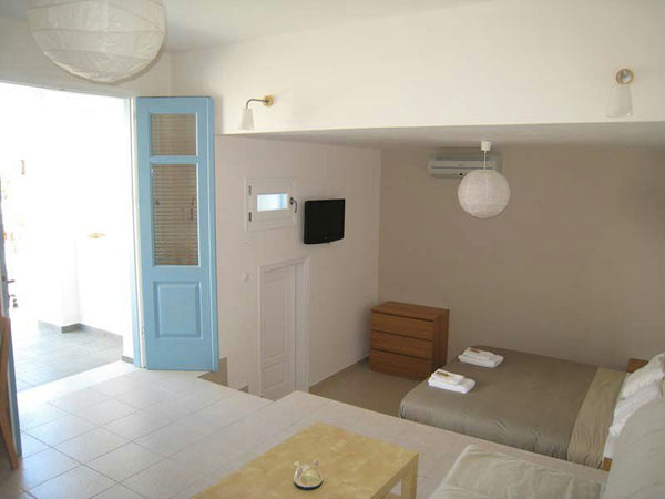 One bedroom studio located in a very quiet and calm place with wonderful and rel Greece Tsitsikas studio Entire rental unit vacation rental 13949643