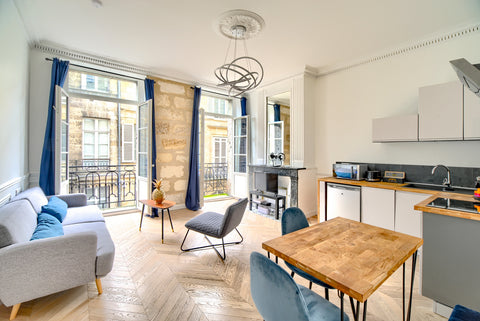 Le Feel Good is a beautiful 37 m2 apartment, on the 2nd floor of a beautiful sto Rennes, France LE FEEL GOOD - Nice Apt in Bordeaux Downtown Entire rental unit vacation rental 50044059