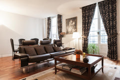 Spacious flat in the heart of Bordeaux with a private parking spot. The 'rue de  Bordeaux, France ❤ Quinconces - spacious flat & private parking ❤ Entire rental unit vacation rental 18764420