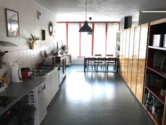 Grand appartement moderne, traversant, très lumineux avec grande terrasse. Idéal  Grand appartement pour 4 pax derrière la gare Entire rental unit vacation rental 40021766