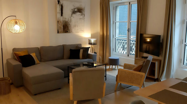 En plein coeur de ville, cet appartement lumineux et calme se situe au 3ième éta Bordeaux, France Burdigala Homes - Appart rue Saige Entire rental unit vacation rental 48824010
