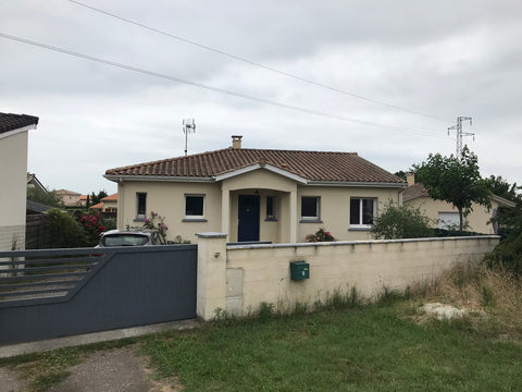 Je loue ma maison de plein pied agréable et tranquille(jardin de 300 m2), à 10 m Le Haillan, France Aux portes de Bordeaux Entire home vacation rental 36385437