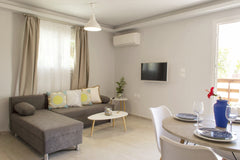 Our modern apartment is only 3 minutes walk of the beach! Ιncludes Smart TV, Net Heraklion, Greece SteMa Seaside Aparments -Stefanos- Entire home vacation rental 34954491