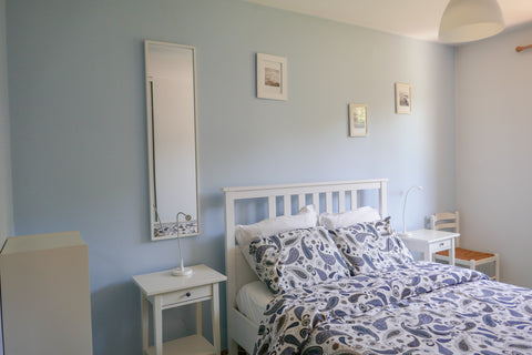 Par une entrée indépendante (clé à code), vous accéderez à une partie isolée de  Bruges, France Chambre Alicante et son salon Private room in home vacation rental 43549693