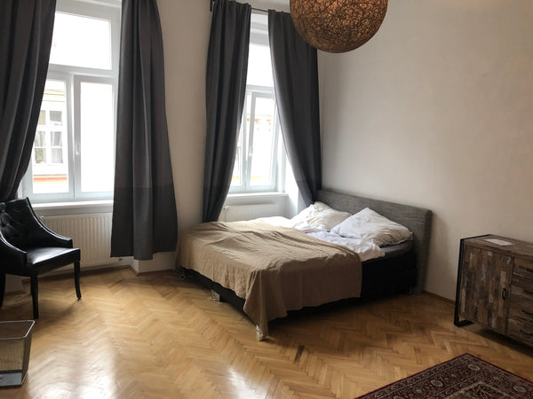 Hi, i'm renting out my spacious room (optional for two people). The room is free Vienna, Austria Free whole February/ Big room-10min to city center Private room in rental unit vacation rental 37961030
