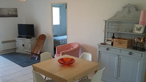 Logement tout confort, au calme dans résidence sécurisée avec parc. Grand balcon  54m2 - 2 Chambres-Tram C-Parking-Très bien situé Entire condo vacation rental 44165511