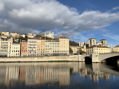 Appartement spacieux au calme situé en plein cœur du rare quartier d'Ainay à l'e Lyon, France nid au cœur de Lyon Entire rental unit vacation rental 13600423