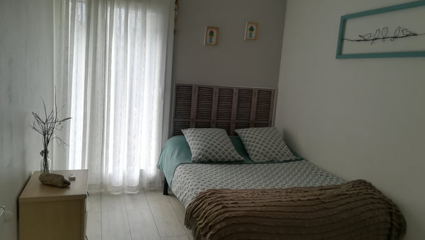 Vous séjournerez dans une chambre avec wc individuel  et disposerez d une salle   Chambre à louer dans coquette maison au calme Private room in townhouse vacation rental 562881231680694019