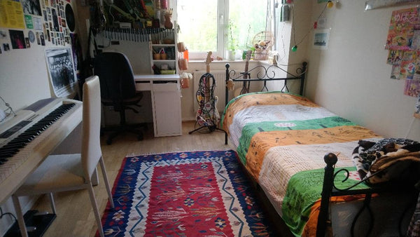FREE PARKING! PRIVATE ROOM in our family apartment, features single bed. Extra b Brussels, Belgium Private room/Free parking! Private room in rental unit vacation rental 23593404