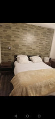 Détendez-vous dans ce logement calme, élégant et moderne. Bien desservi, vous êt Sint-Jans-Molenbeek, Belgium Agréable et moderne appartement près du centre Private room in rental unit vacation rental 39770495