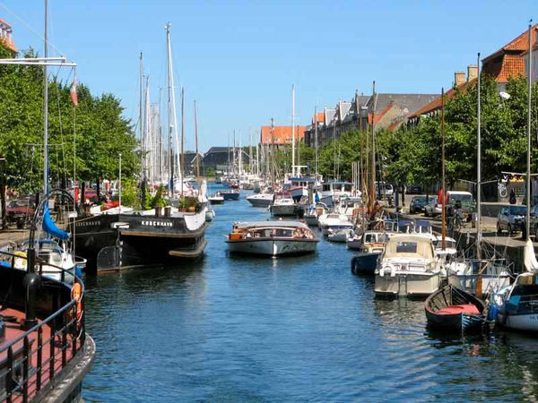 This 4,5 room apartment is located in the heart of old Copenhagen in the neighbo Copenhagen, Denmark Large charming flat in the heart of old Copenhagen Entire rental unit vacation rental 28050914