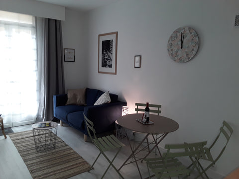 Situé au centre de Bordeaux, ce logement de type 2 est parfait pour découvrir la Gradignan, France Appartement T2 proche de la place de la Victoire Entire rental unit vacation rental 19761963