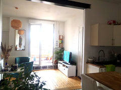 Charmant T3 de 70 m² dans 1 pte co-propriété en pierres de taille. L'appartement Bordeaux, France T3 avec grand balcon- 15.20 min centre de Bordeaux Entire rental unit vacation rental 29921165