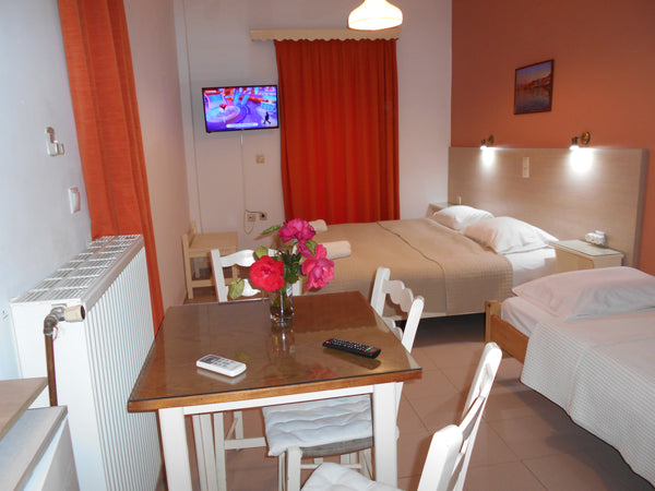 This studio belongs to Ilona Apartments Chania hotel and it's located 2km away f  Studio with Aptera beach side sea view for 3 pers Room in aparthotel vacation rental 33258227