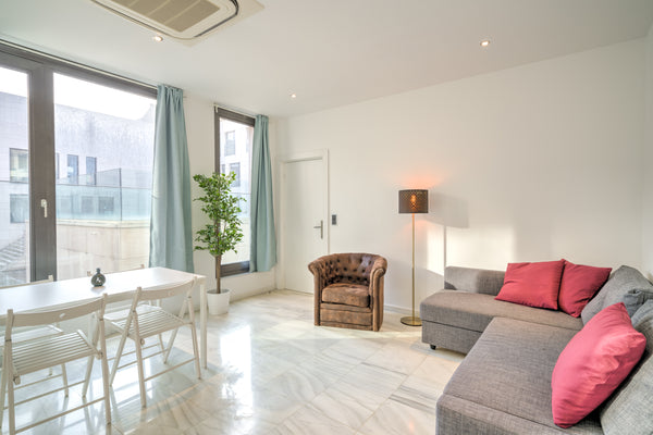 This beautiful luxury apartment is located right on the famous 