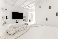 Experience the  nightlife of Mykonos just a few steps away from your doorstep. L  Mykonos White Cave (Little Venice) Cycladic home vacation rental 36551161