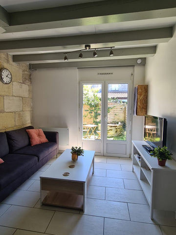 L'échoppe est une petite maisonette complètement indépendante avec son petit esp  Charmante échoppe au Vigean Entire townhouse vacation rental 673714671393611281