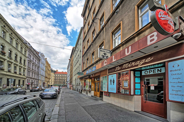 Apartment is located in Vinohrady, only few steps from I.PPavlova subway station Hlavní město Praha, Czechia Apartment Lublanska 48 - 3rdfloor with 4bedrooms Entire condo vacation rental 576900299901649321