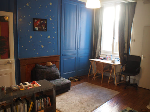 Chambre de 20m2 spacieuse et lumineuse orienté Est , donne sur cour donc calme.  Saint-Antonin-sur-Bayon, France Chambre 20m2 Place Bellecour, rue des marronniers Private room in rental unit vacation rental 20088704