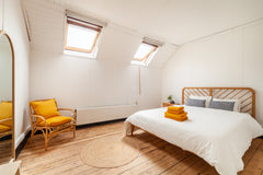 Beautiful bedroom in a typical and entirely renovated town house from 1886 which Brussels, Belgium 🖤 Trendy 1886 townhouse | Heart of St-Gilles Private room in townhouse vacation rental 39246564