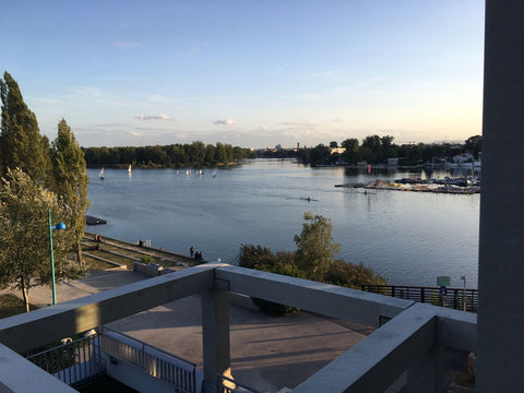 Apartment mit Wasserblick/Grünblick. Gehwege direkt vom Haus ins Grüne entlang d Vienna, Austria Apartment mit Wasserblick direkt an der altenDonau Entire rental unit vacation rental 19281153