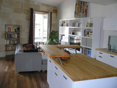 Jolie chambre privée avec salle de bain et WC indépendants au 1° et dernier étag Bordeaux, France Chambre avec salle de bains privée en centre ville Private room in rental unit vacation rental 27741993