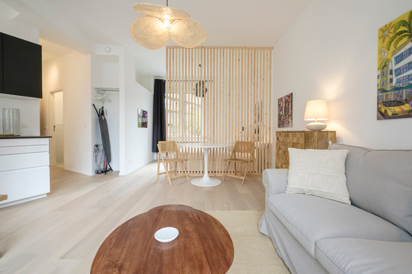 Large and charming luxury studio with balcony, ideal for enjoying Brussels while Brussels, Belgium Superb studio with balcony 2 steps from Ave Louise Entire rental unit vacation rental 665623798013741083