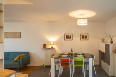 Belle échoppe de 75m2 (98 m2 au sol), située dans une petite rue très calme. Cet  Metz - Échoppe 75 m2 avec belle terrasse Entire townhouse vacation rental 47930001