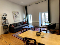 Bel appartement de 57m2, refait à neuf et situé dans le centre historique de Bor Bordeaux, France Bel appartement d'artiste hyper centre de Bordeaux Entire rental unit vacation rental 674455199414544994