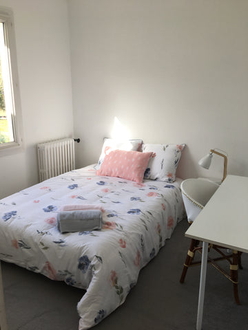 Decor moderne trois chambres, salle à manger salon avec un canapé simple,pouvant Saint-Médard-en-Jalles, France Villa 56 Entire home vacation rental 34137742