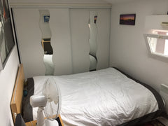 Chambre dans T3 duplex récent et lumineux de 63 m2 situé dans le centre de St Mé Saint-Médard-en-Jalles, France Chambre dans joli T3 duplex récent et calme Private room in condo vacation rental 19613958